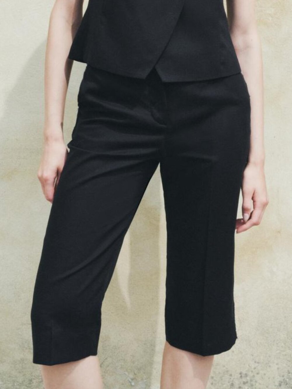 New Zara Black Linen Blend Long Shorts Size XS